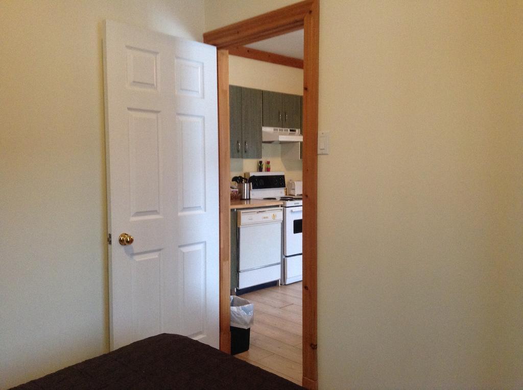 Hotel Aux Berges du St-Maurice Saint-Jean-des Piles Zimmer foto